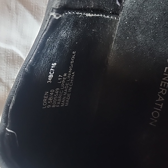 Shoes - Picture 5 of 6